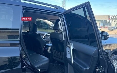 Toyota Land Cruiser Prado 150 рестайлинг 2, 2018 год, 4 899 000 рублей, 26 фотография