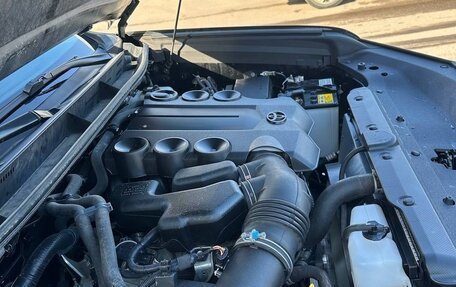 Toyota Land Cruiser Prado 150 рестайлинг 2, 2018 год, 4 899 000 рублей, 34 фотография