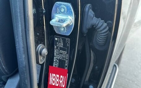 Toyota Land Cruiser Prado 150 рестайлинг 2, 2018 год, 4 899 000 рублей, 31 фотография