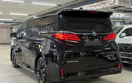 Toyota Alphard, 2024 год, 12 499 000 рублей, 5 фотография