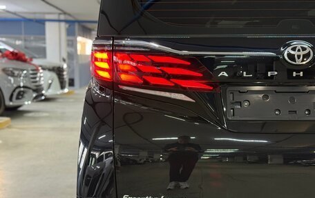 Toyota Alphard, 2024 год, 12 499 000 рублей, 6 фотография