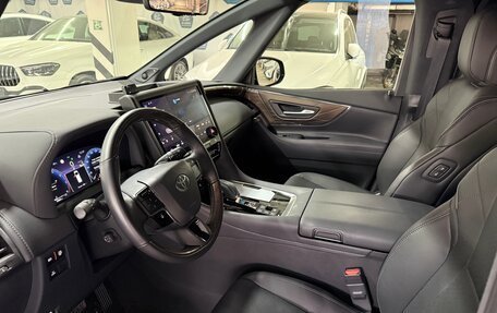Toyota Alphard, 2024 год, 12 499 000 рублей, 21 фотография