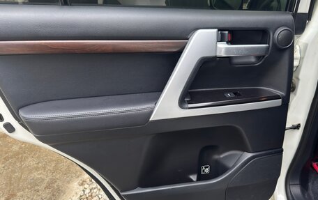 Toyota Land Cruiser 200, 2017 год, 4 500 000 рублей, 12 фотография