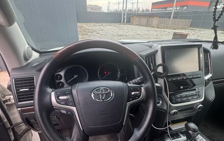 Toyota Land Cruiser 200, 2017 год, 4 500 000 рублей, 8 фотография
