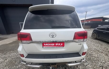 Toyota Land Cruiser 200, 2017 год, 4 500 000 рублей, 4 фотография