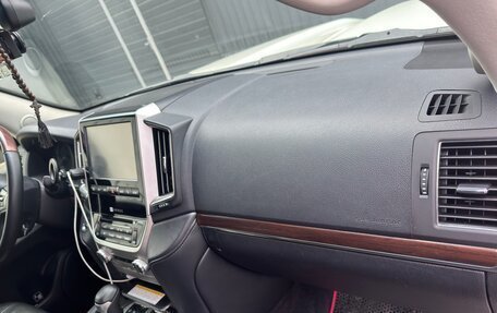 Toyota Land Cruiser 200, 2017 год, 4 500 000 рублей, 24 фотография