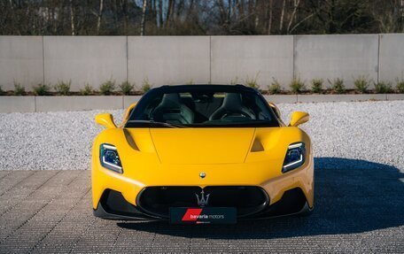 Maserati MC20, 2023 год, 35 700 000 рублей, 2 фотография