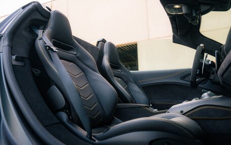 Maserati MC20, 2023 год, 35 700 000 рублей, 14 фотография