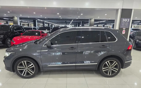 Volkswagen Tiguan II, 2023 год, 3 182 000 рублей, 3 фотография