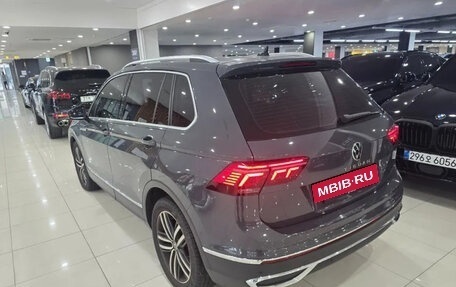 Volkswagen Tiguan II, 2023 год, 3 182 000 рублей, 4 фотография