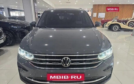 Volkswagen Tiguan II, 2023 год, 3 182 000 рублей, 2 фотография