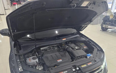 Volkswagen Tiguan II, 2023 год, 3 182 000 рублей, 11 фотография