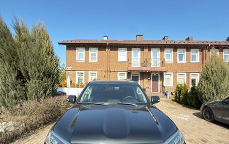 Toyota Land Cruiser Prado 150 рестайлинг 2, 2018 год, 3 700 000 рублей, 8 фотография