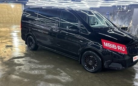 Mercedes-Benz V-Класс, 2017 год, 4 800 000 рублей, 2 фотография