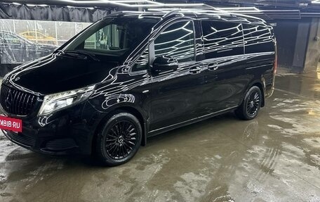 Mercedes-Benz V-Класс, 2017 год, 4 800 000 рублей, 3 фотография