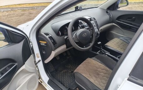 KIA cee'd I рестайлинг, 2008 год, 500 000 рублей, 16 фотография