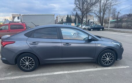 Hyundai Solaris II рестайлинг, 2021 год, 1 680 000 рублей, 7 фотография