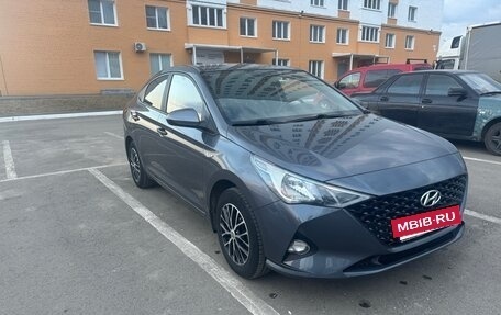 Hyundai Solaris II рестайлинг, 2021 год, 1 680 000 рублей, 3 фотография