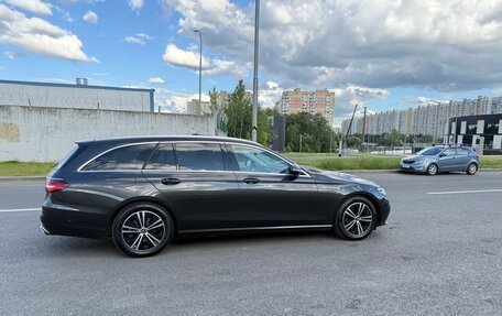 Mercedes-Benz E-Класс, 2021 год, 3 499 000 рублей, 4 фотография