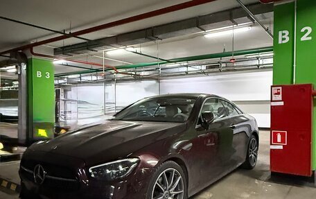 Mercedes-Benz E-Класс, 2021 год, 5 600 рублей, 5 фотография