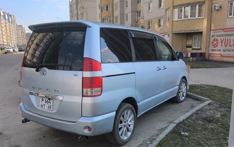 Toyota Noah III, 2005 год, 850 000 рублей, 3 фотография