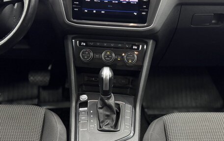 Volkswagen Tiguan II, 2020 год, 2 350 000 рублей, 12 фотография