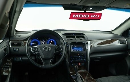 Toyota Camry, 2017 год, 3 989 999 рублей, 6 фотография