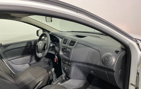 Renault Logan II, 2017 год, 800 000 рублей, 9 фотография