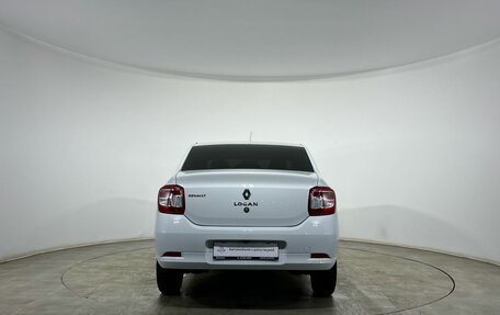 Renault Logan II, 2017 год, 800 000 рублей, 3 фотография