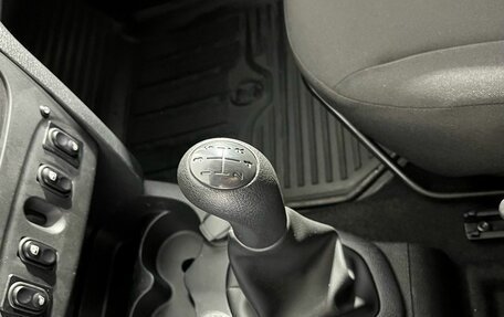 Renault Logan II, 2017 год, 800 000 рублей, 12 фотография