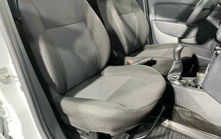 Renault Logan II, 2017 год, 800 000 рублей, 15 фотография