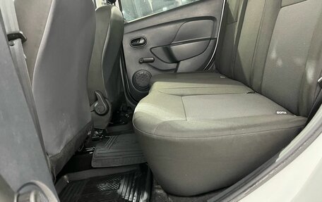 Renault Logan II, 2017 год, 800 000 рублей, 16 фотография