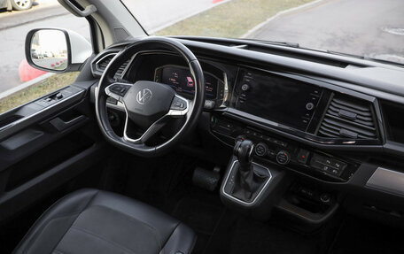 Volkswagen Multivan T6 рестайлинг, 2020 год, 5 499 000 рублей, 12 фотография