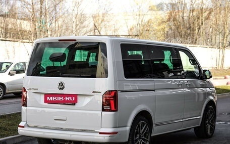 Volkswagen Multivan T6 рестайлинг, 2020 год, 5 499 000 рублей, 6 фотография