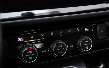 Volkswagen Multivan T6 рестайлинг, 2020 год, 5 499 000 рублей, 20 фотография