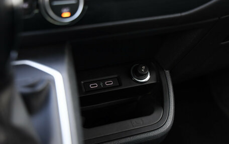 Volkswagen Multivan T6 рестайлинг, 2020 год, 5 499 000 рублей, 23 фотография