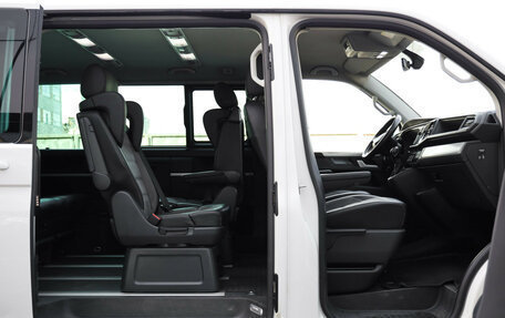 Volkswagen Multivan T6 рестайлинг, 2020 год, 5 499 000 рублей, 28 фотография