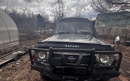 Nissan Safari IV, 1993 год, 750 000 рублей, 1 фотография