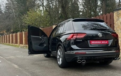 Volkswagen Tiguan II, 2018 год, 2 950 000 рублей, 1 фотография