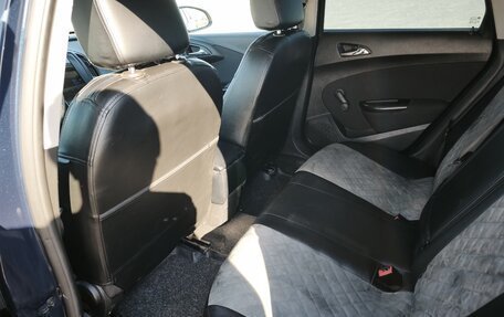 Opel Astra J, 2011 год, 690 000 рублей, 3 фотография