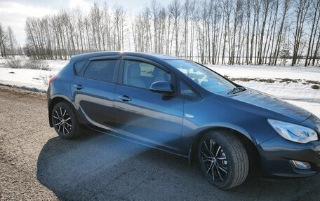 Opel Astra J, 2011 год, 690 000 рублей, 9 фотография