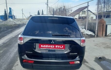 Mitsubishi Outlander III рестайлинг 3, 2012 год, 1 850 000 рублей, 6 фотография