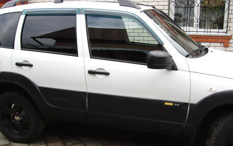 Chevrolet Niva I рестайлинг, 2017 год, 870 000 рублей, 2 фотография