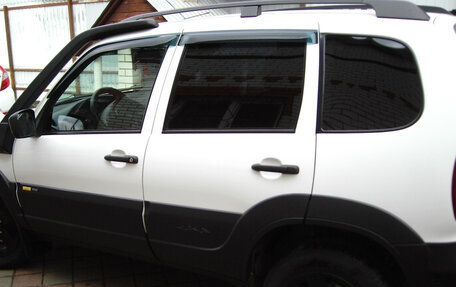 Chevrolet Niva I рестайлинг, 2017 год, 870 000 рублей, 4 фотография