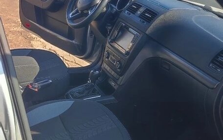 Skoda Yeti I рестайлинг, 2015 год, 1 500 000 рублей, 19 фотография