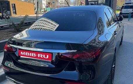 Mercedes-Benz E-Класс, 2021 год, 4 000 000 рублей, 5 фотография