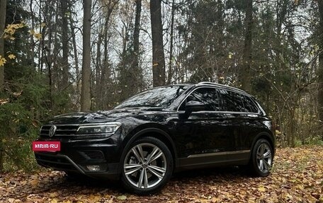 Volkswagen Tiguan II, 2018 год, 2 950 000 рублей, 3 фотография
