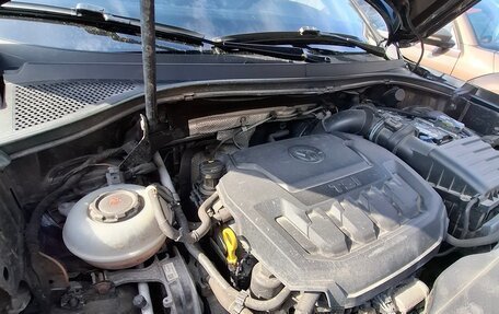 Volkswagen Tiguan II, 2018 год, 2 950 000 рублей, 7 фотография