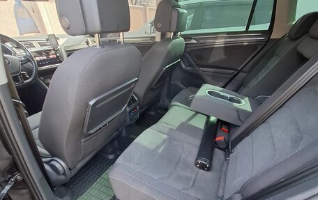 Volkswagen Tiguan II, 2018 год, 2 950 000 рублей, 12 фотография