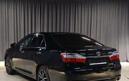Toyota Camry, 2016 год, 1 599 000 рублей, 4 фотография
